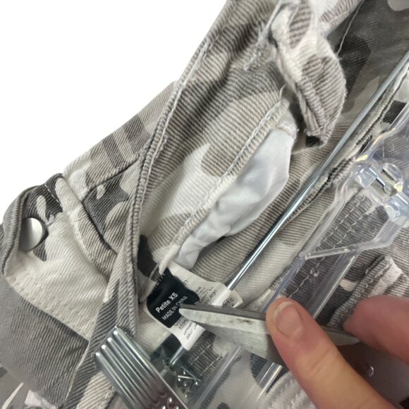 Women's Camo Cargo Pants XS Adjustable Waist Gray White Cotton Blend Streetwear - Picture 4 of 10